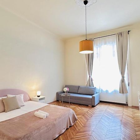 Hogyes Endre Apartment Boedapest Buitenkant foto