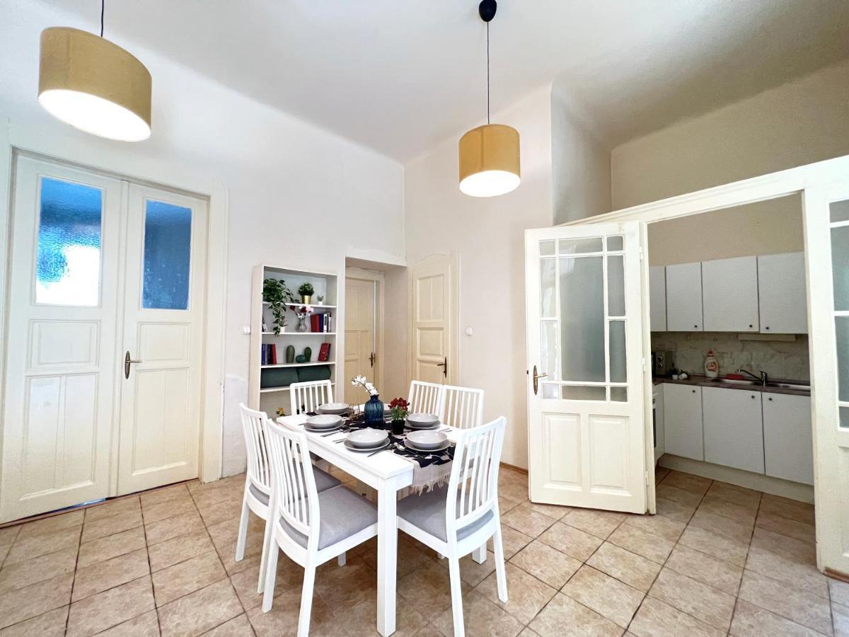 Hogyes Endre Apartment Boedapest Buitenkant foto