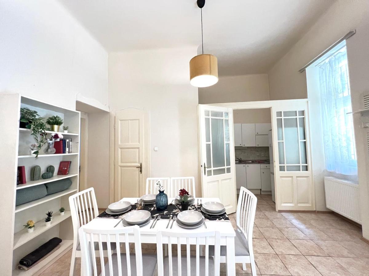 Hogyes Endre Apartment Boedapest Buitenkant foto